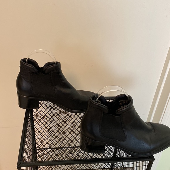 RIEKER women’s black leather short boot with a 1 3/4” stack heel. Size 37 - Picture 5 of 7